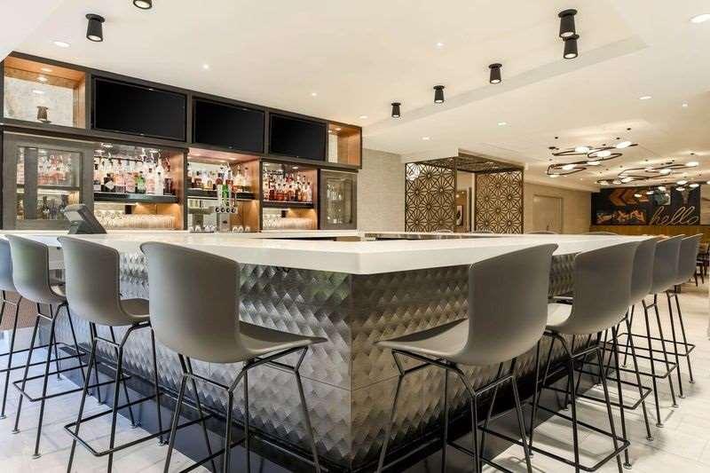 Doubletree By Hilton Austin-University Area Restaurant bilde